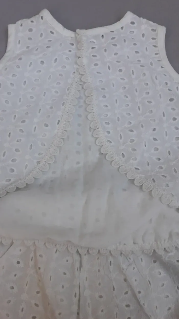 Très joli ensemble short et caraco broderie anglaise - photo numéro 3