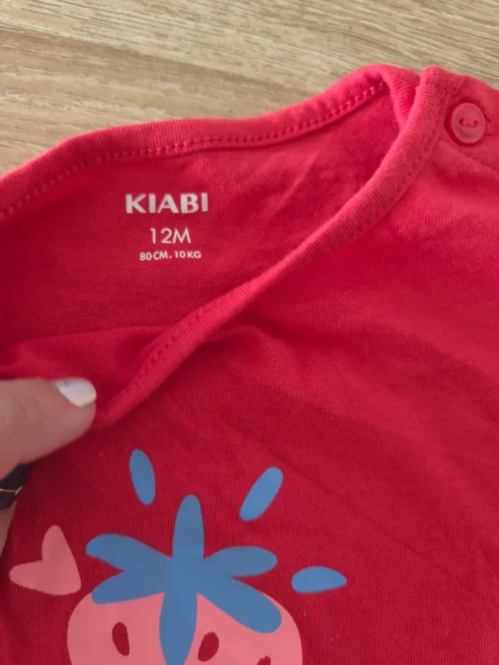 Tshirt fraise 12 mois - photo numéro 2