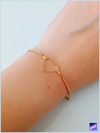 Bracelet doré coeur tendance – Élégant et lumineux