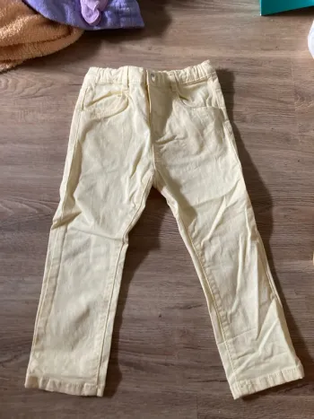 Pantalon jaune clair 36 mois