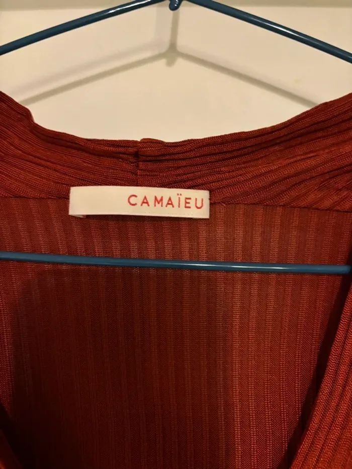 Top moulant col V Camaïeu taille 38-M très bon état - photo numéro 3