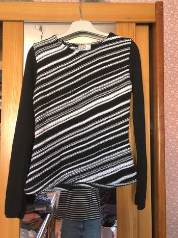 Pull noir et blanc, taille 38/40, marque Ida.