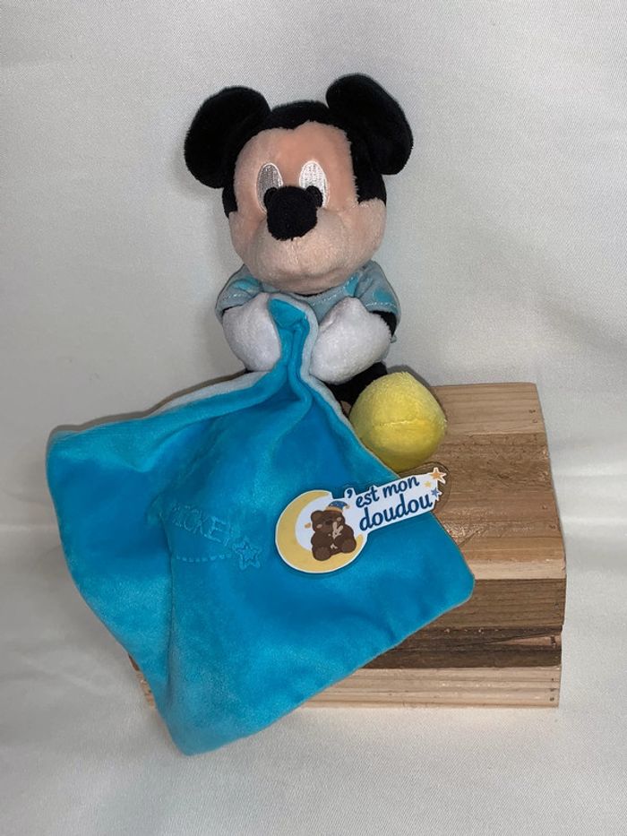 DY25 doudou Mickey disney