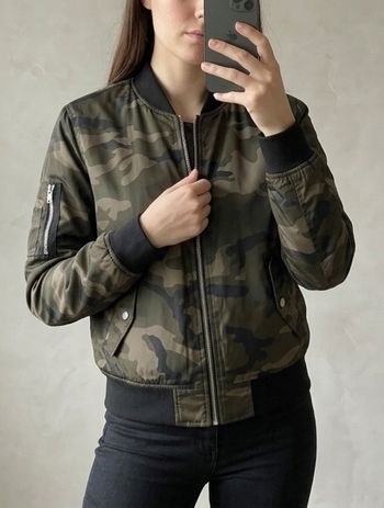 Bomber 