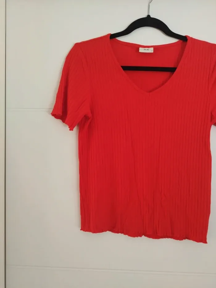 Tee-shirt rouge "JDY" taille M - photo numéro 2