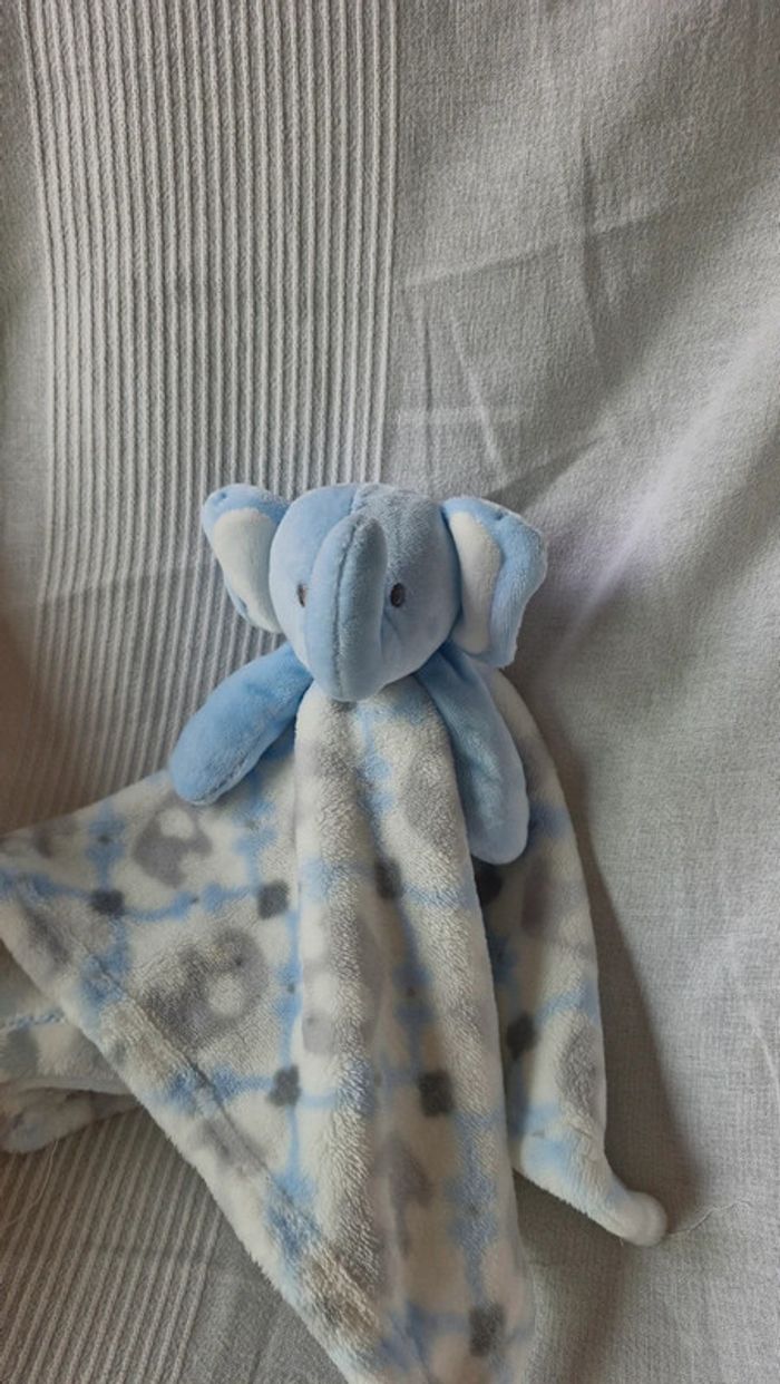 Doudou plat Éléphant Blankets& beyond - photo numéro 4