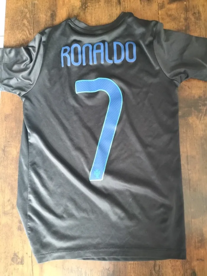 Tshirt noir ronaldo - photo numéro 2