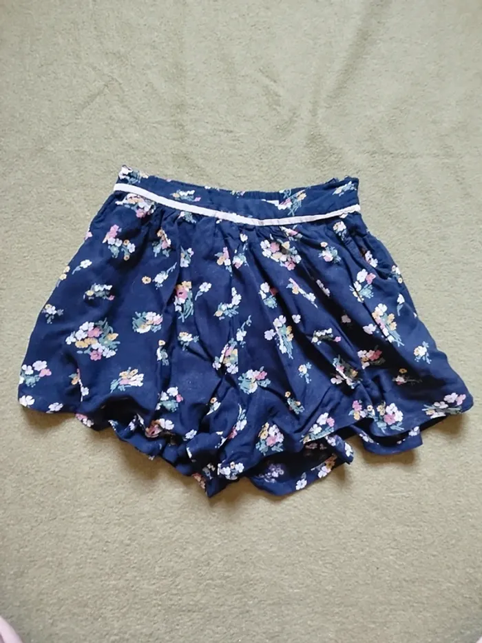 Lot jupes 4ans - photo numéro 2