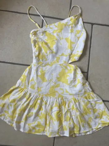 Robe à bretelles Stradivarius