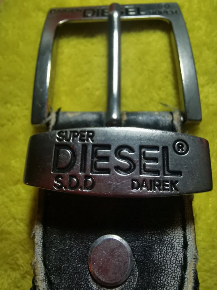 Centure Diesel taille 148 cm en bon etat