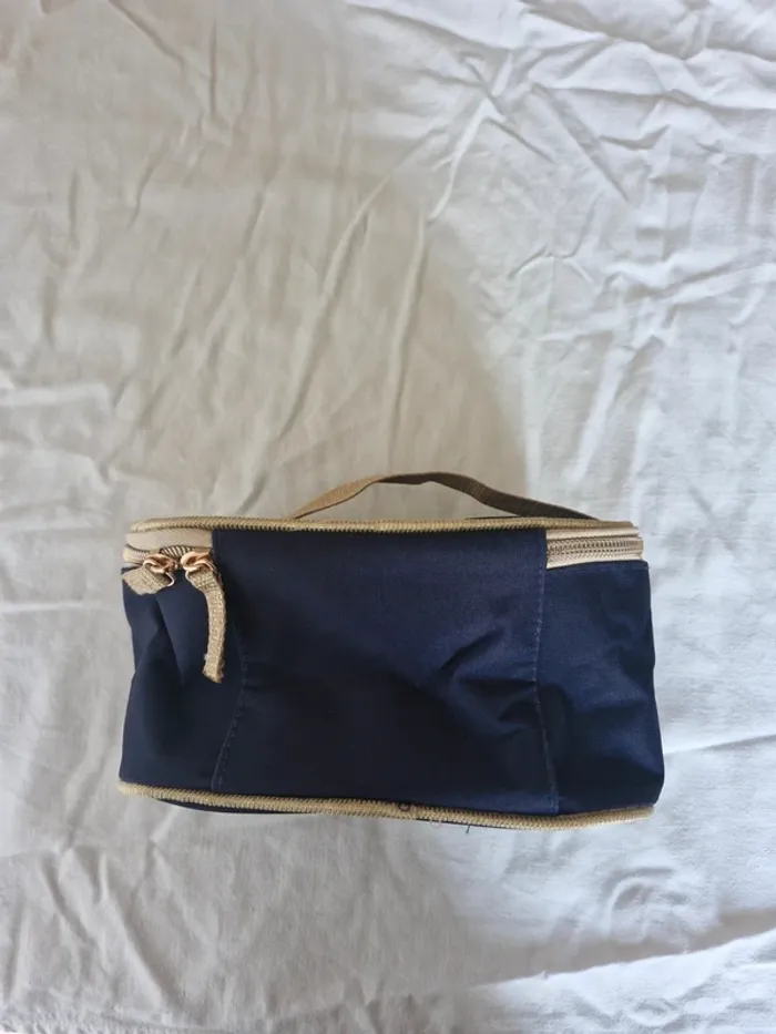 Trousse de toilette - photo numéro 2