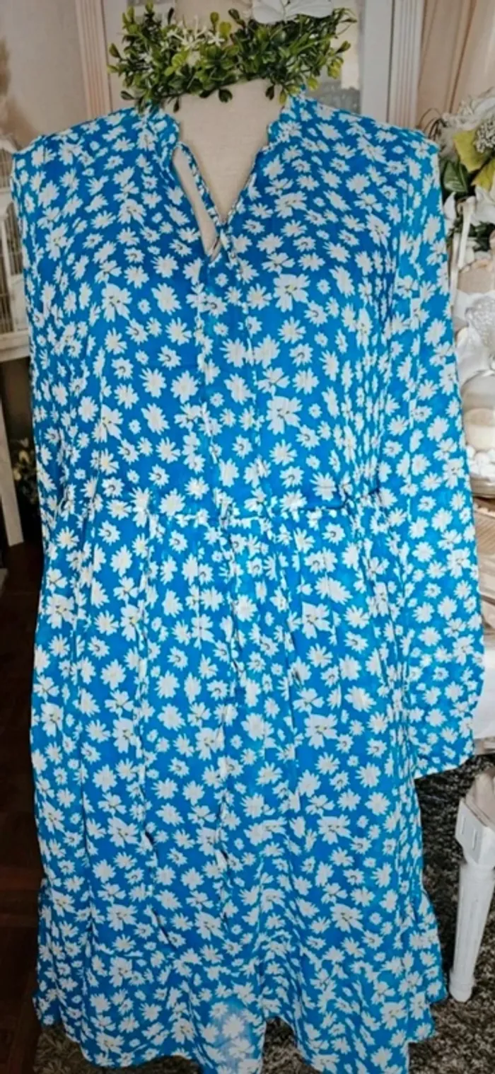 Robe bleue fleurie Esmara Taille 38 Neuve - photo numéro 5