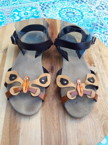 Sandales cuir, brides forme papillon en cuir