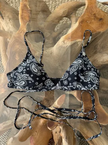 Haut de maillot de bain Etam noir Gabrielle webster