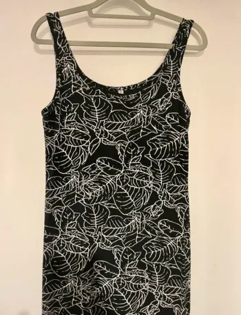 Robe longue d’été noire à imprimé feuillage blanc Taille : 38 / M
