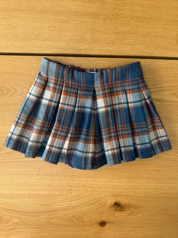 Tenue 2 pièces composé d’une jupe-short tartan écossai et d’un teeshirt assorti - Taille 3 Ans - photo numéro 12