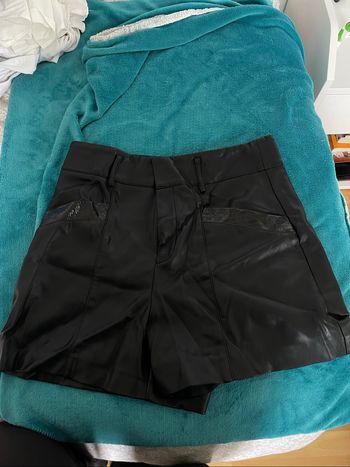Short en cuir
