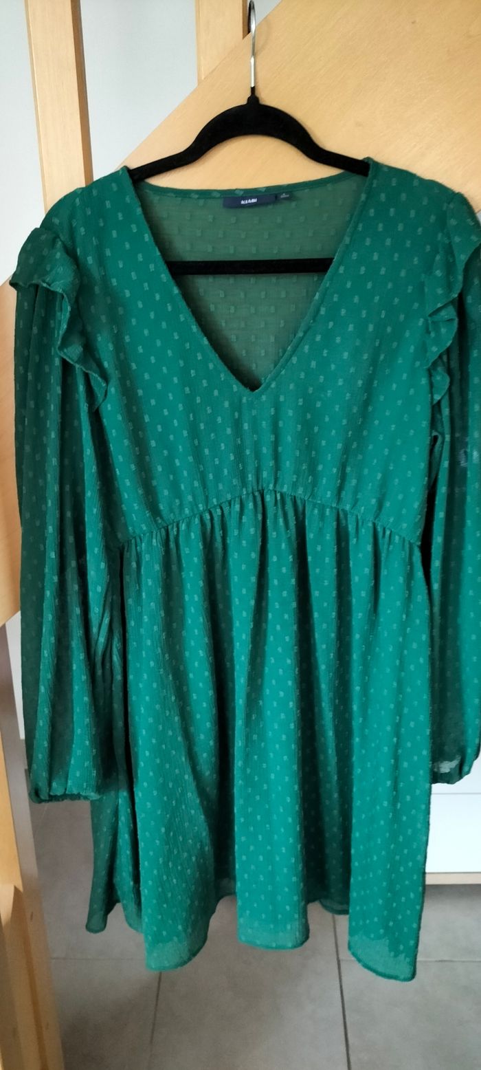 Robe verte à pois