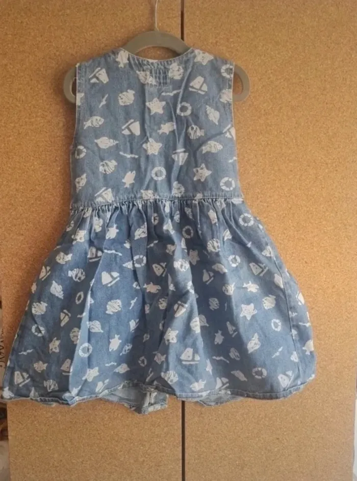 Robe en jean avec motif - photo numéro 2
