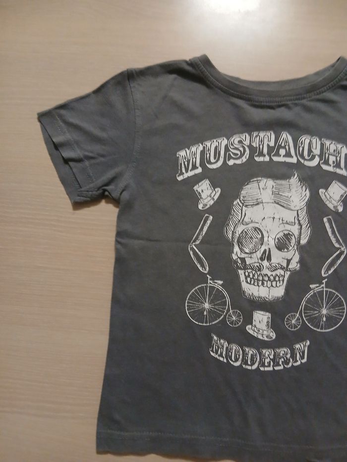 Tee shirt courte manche garcon en coton taille 6 ans  marque in extenso  couleur gris,blanc tres bonne etat - photo numéro 8