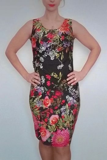 Robe midi moulante fleurie chic taille 36