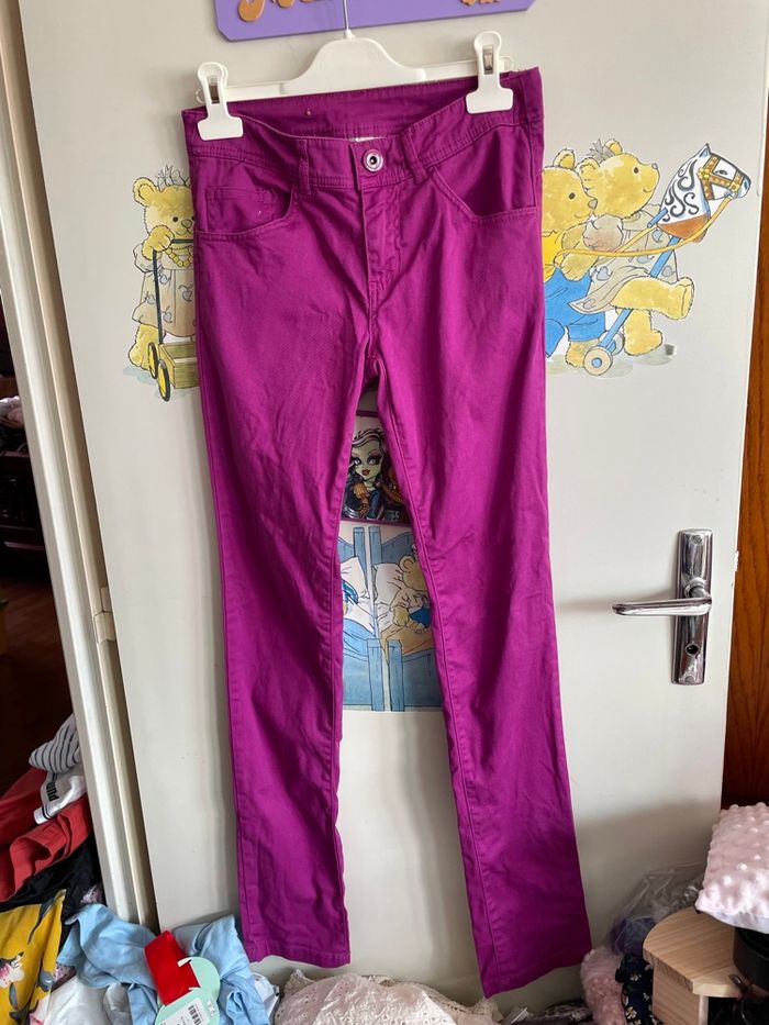 Pantalon couleur violine, taille 36, marque Kiabi - photo numéro 1