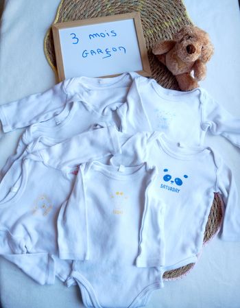 Lot de 7 bodies fille 👧 ou garçon 👦 3 mois