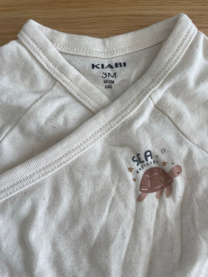 Lot de bodies Kiabi - 3 mois - photo numéro 2