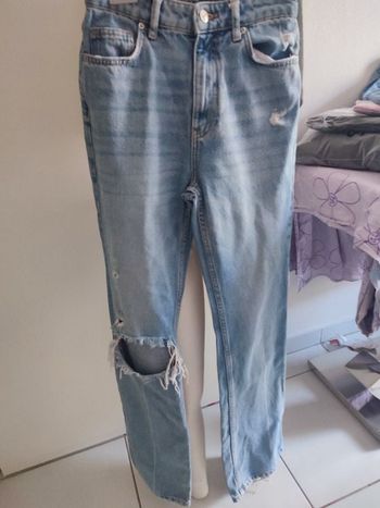 #kytie34femme. Jeans taille 34 MoM troué bas des jambe large taille 34
