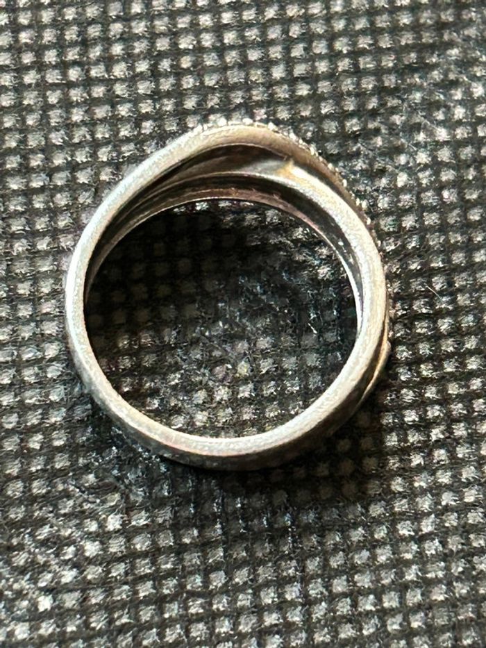 Jolie bague en argent massif avec pierres noires et blanches T. 50 femme TBE - photo numéro 4