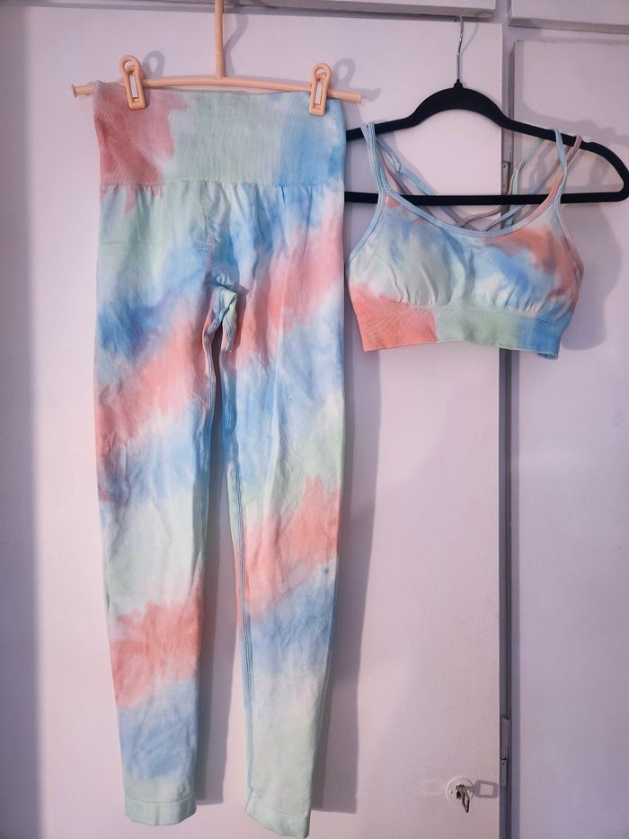 Ensemble sport neuf