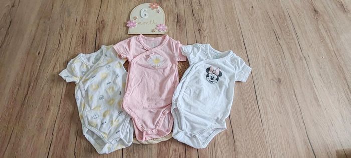Lot bodys minnie 6 mois - photo numéro 2
