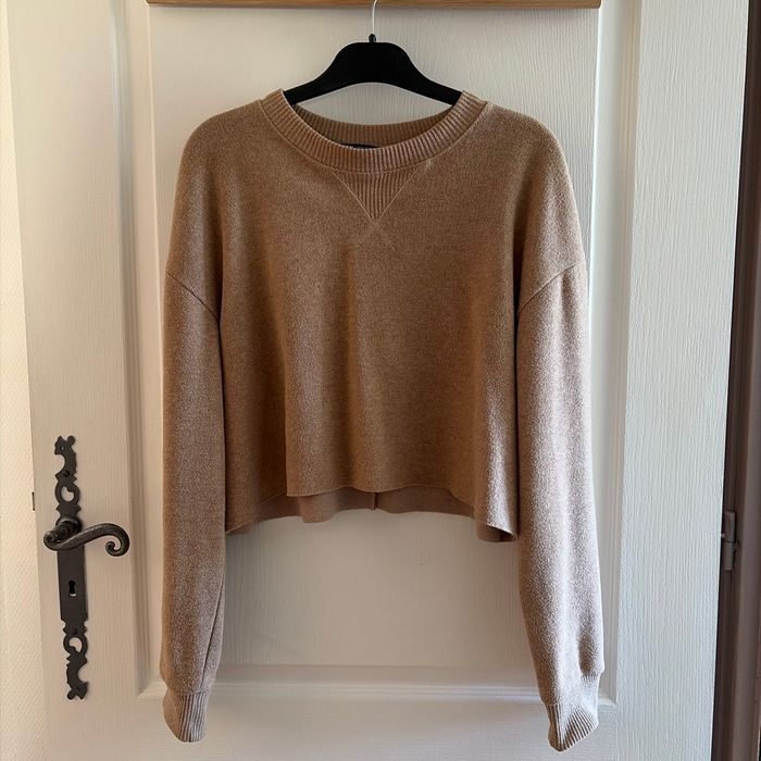 Pull crop top