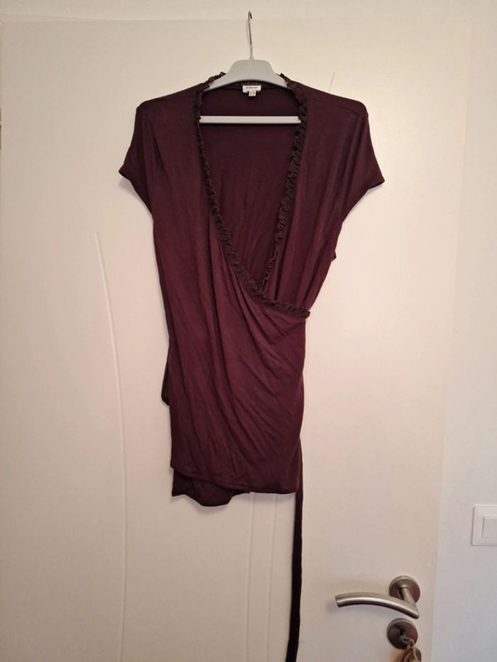 Tee shirt cache coeur marron