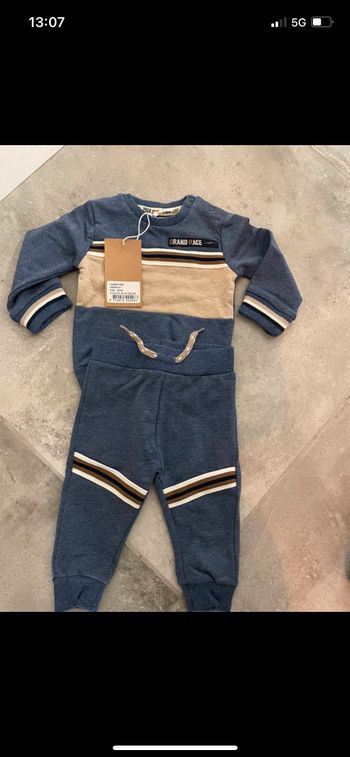 Lot de 2 petits. Ensembles Kiabi bebe