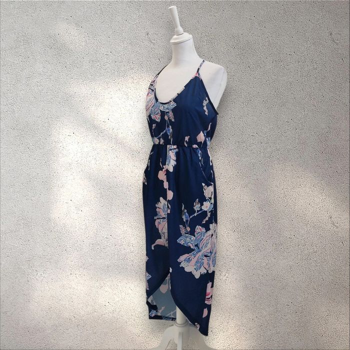 Robe longue asymétrique bretelles croisées imprimée - photo numéro 4