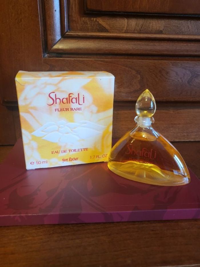 Shafali parfum rare eau de toilette 50 ml Yves rocher plein en boîte