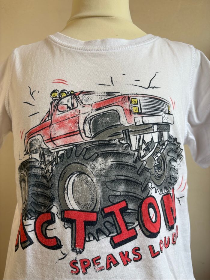 T-shirt garçon taille 122 - photo numéro 2
