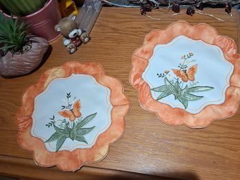 Lot 2 napperons brodés