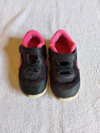 Baskets nike taille 25