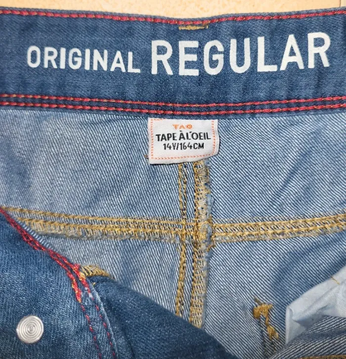 Jeans tape à l'oeil - photo numéro 3