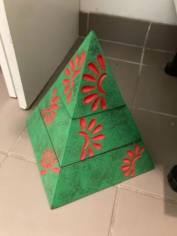 Pyramide boîte rangement
