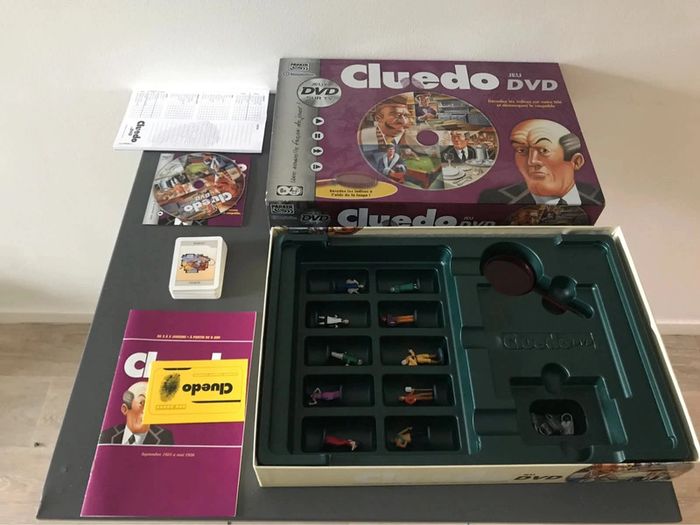 Jeu de société cluedo dvd complet Parker
