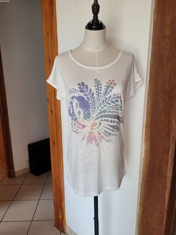 Tee shirt blanc motif fleuri