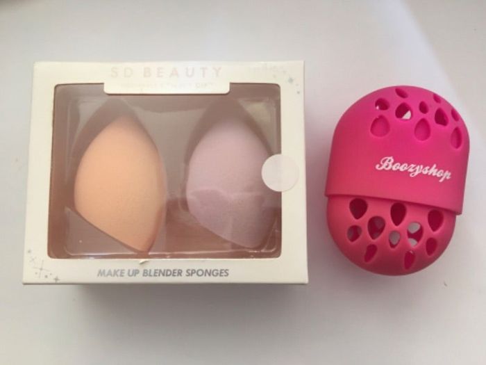 Lot de 2 éponges + étui en silicone neufs