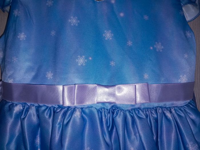 Magnifique robe de Noël aux jolis motifs de Noël - photo numéro 4