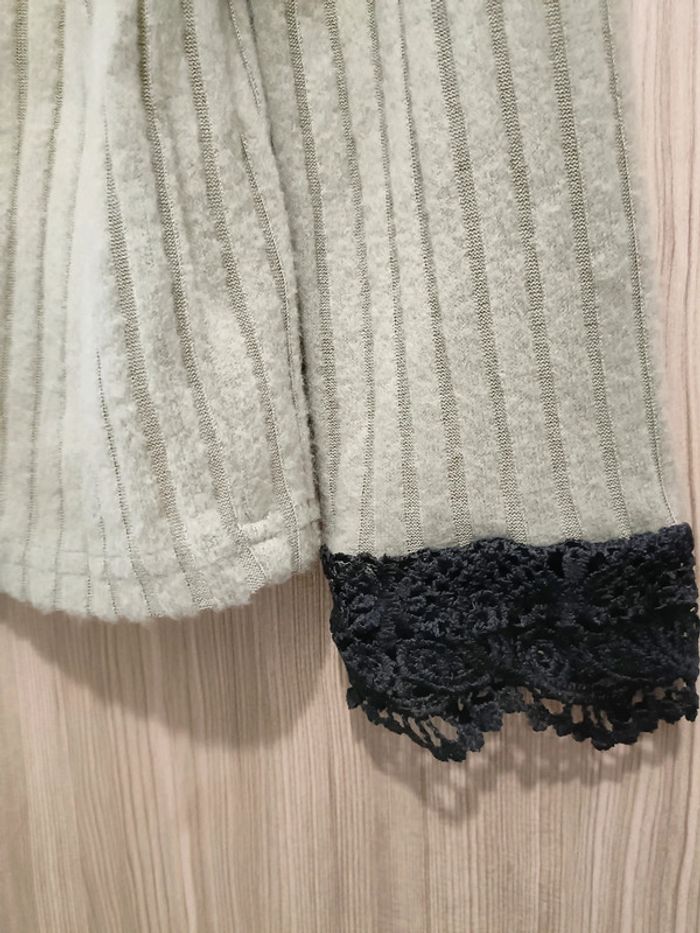 Haut blouse kaki et dentelle noir - photo numéro 3