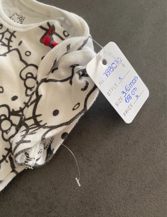 Bodie blanc Hello Kitty Primark 3-6 mois/68 cm [ref.78B070] - photo numéro 2