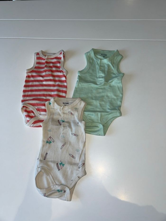 Lot de Bodies 3 mois