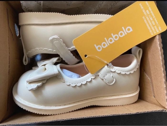 Chaussures fille taille 25 - photo numéro 3